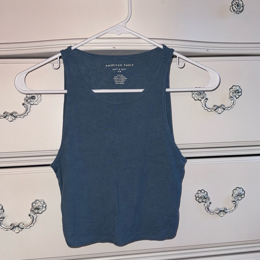 American Eagle cropped blue tank top
